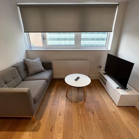 Lovely Apartment In The Centre Of Кройдон Екстер'єр фото
